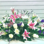 Almohadon de blanco y rosas URGENTE